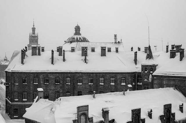 Edificio en la nieve
