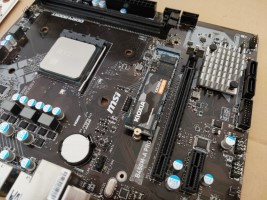 SSD instalado y fijado