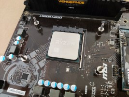 Backplate del refrigerador colocado