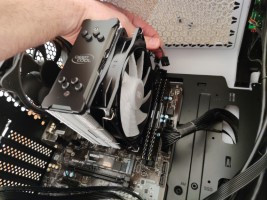 Conectando el ventilador de la CPU al CPU_FAN de la placa base