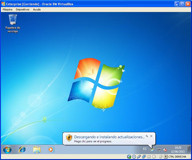 Ventana del escritorio, con un mensaje de alerta de estar realizándose actualizaciones.