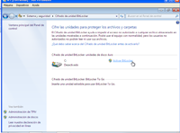 Muestra cómo acceder al cifrado de unidad en Windows 7. El cifrado con Bitlocker se activa y desactiva en Inicio > Panel de control - Sistema y seguridad - Cifrado de unidad BitLocker y finalmente hacer Clic en activar Bitlocker.