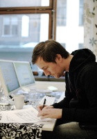 Carlos monitorizando la red.